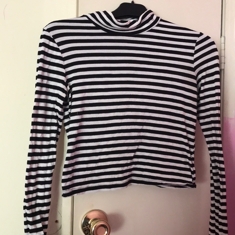 Urban Outfitters Cropped Striped Turtleneck - xs